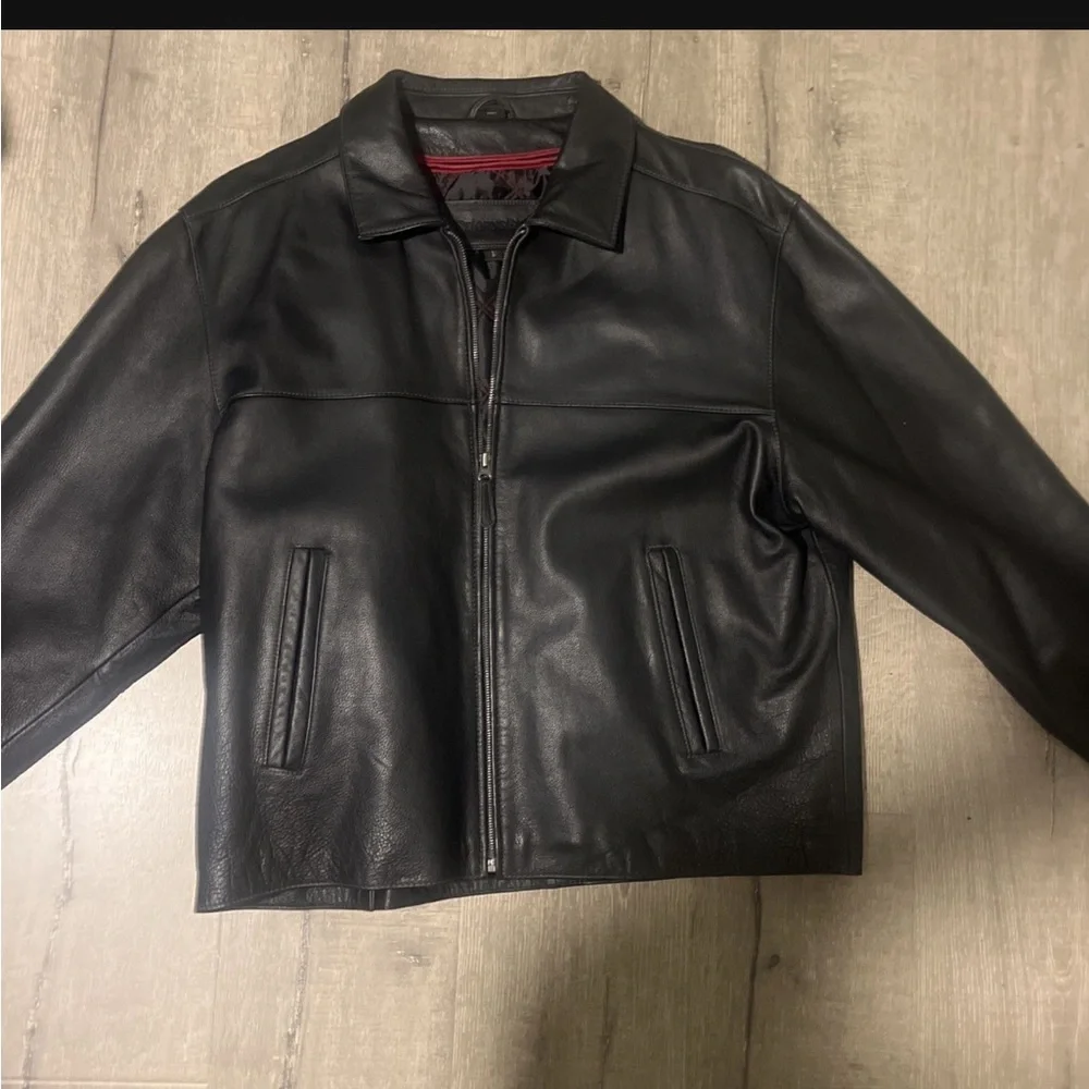 Size large
Like new
Obo - Picture 1 of 3